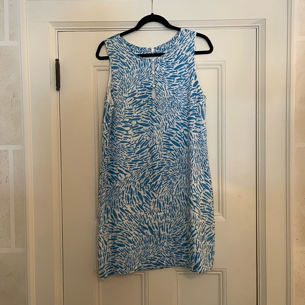 Patterned dress with buttons on front